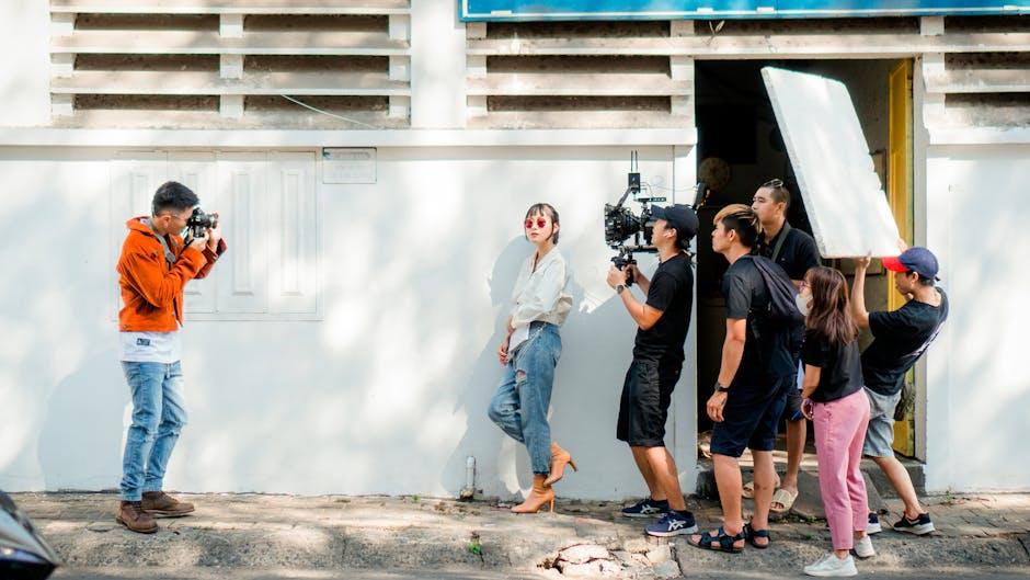 Collaborative Ingenuity: Teamwork Strategies for Overcoming On-Set Obstacles
